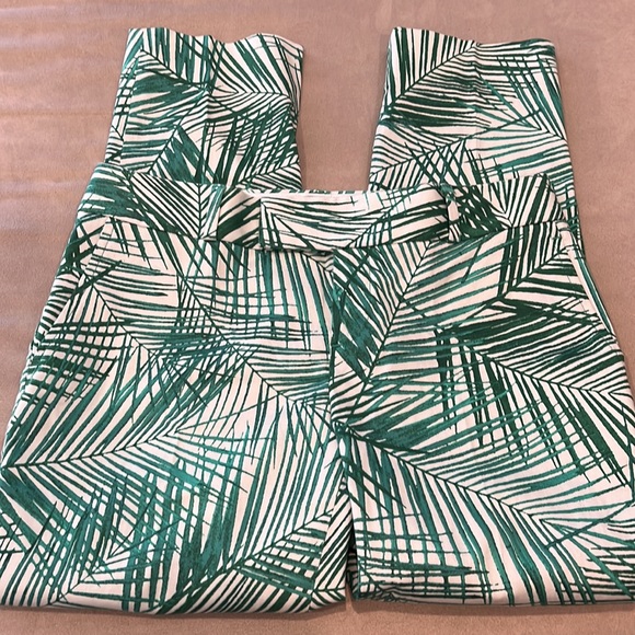 SOLD Banana Republic Palm Print Pant Size 0P - Picture 4 of 10
